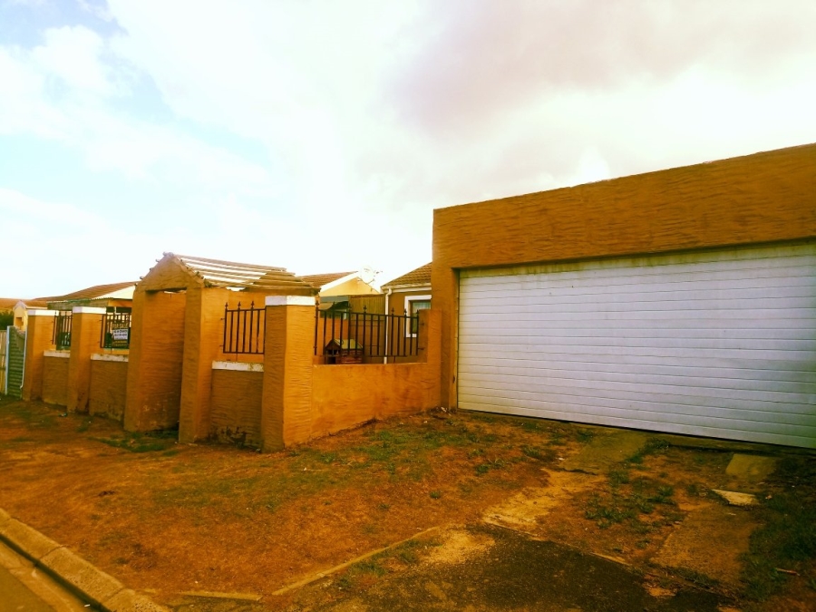 2 Bedroom Property for Sale in Electric City Western Cape